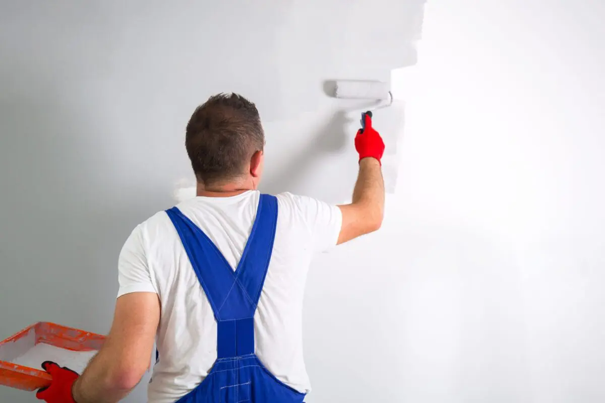 Le prix de la peinture professionnelle : au litre ou au m² ?