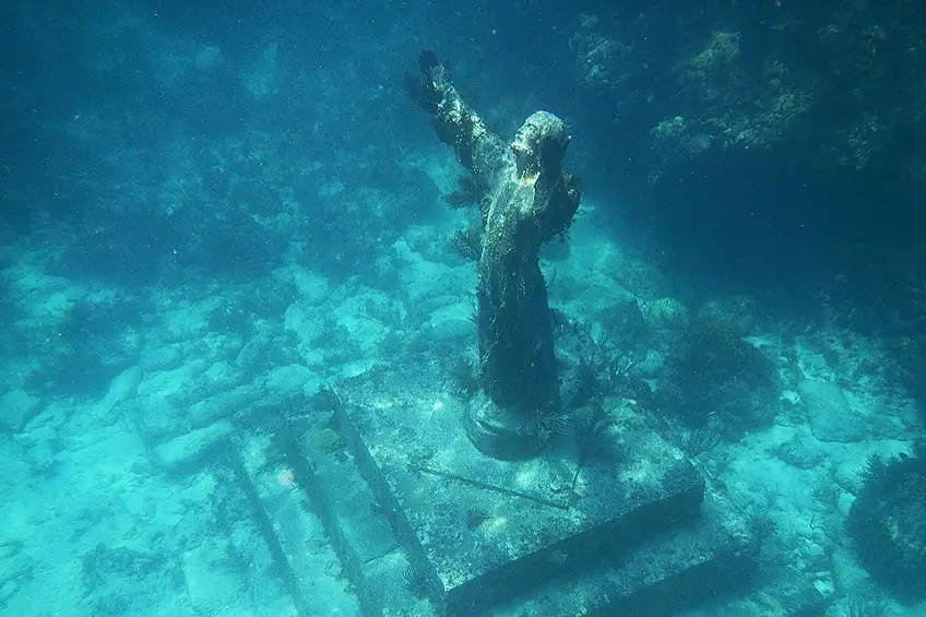 Statue du « Christ des Abysses » – Un regard sur l’œuvre célèbre de Guido Galletti