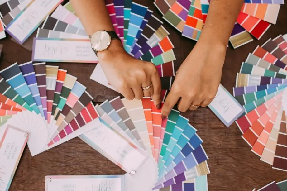 La roue des couleurs en ligne : un outil essentiel pour les artistes