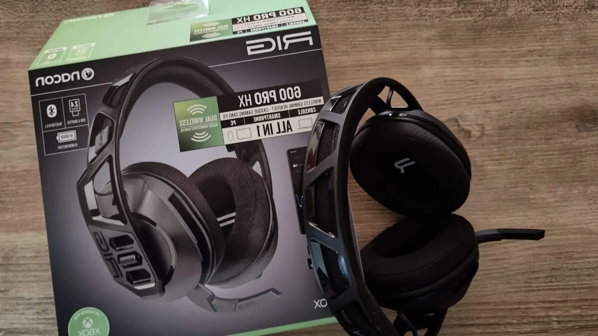 Connectivité et qualité sonore : le test complet de l’autoradio Clarion Bluetooth