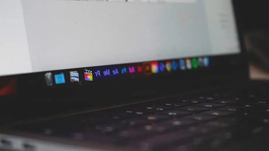 Tarification After Effects : Guide Complet pour Artistes et Peintres Numériques