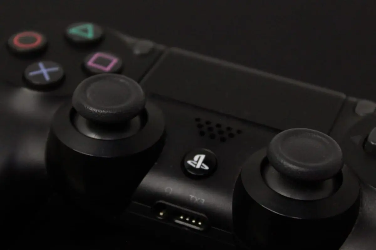 Comment Connecter Facilement Votre Manette PS4 à Votre iPhone : Un Guide Pratique