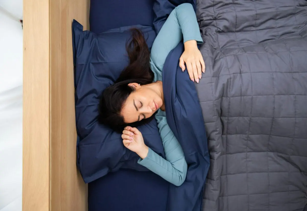 découvrez notre sélection de matelas gonflables de qualité pour un sommeil confortable en camping ou à la maison.