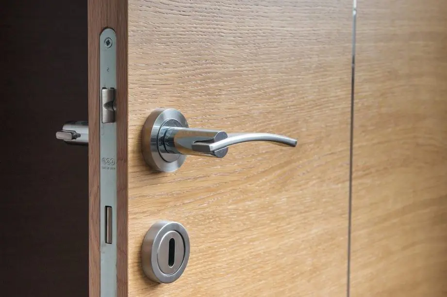 Pourquoi opter pour une porte blindée à Paris ?