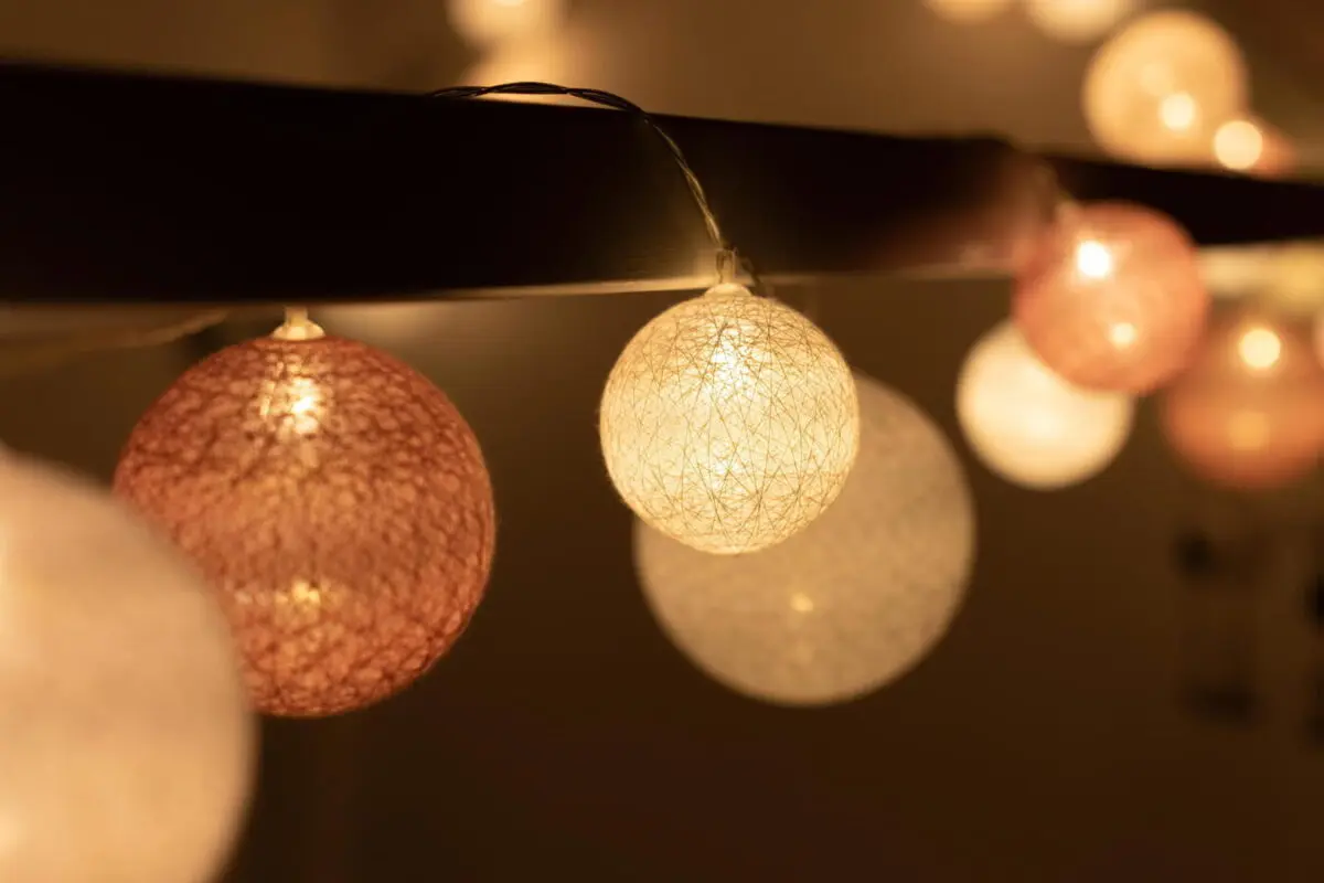 Installation Lumineuse: Comment Réaliser un Va-et-Vient avec 2 Interrupteurs?