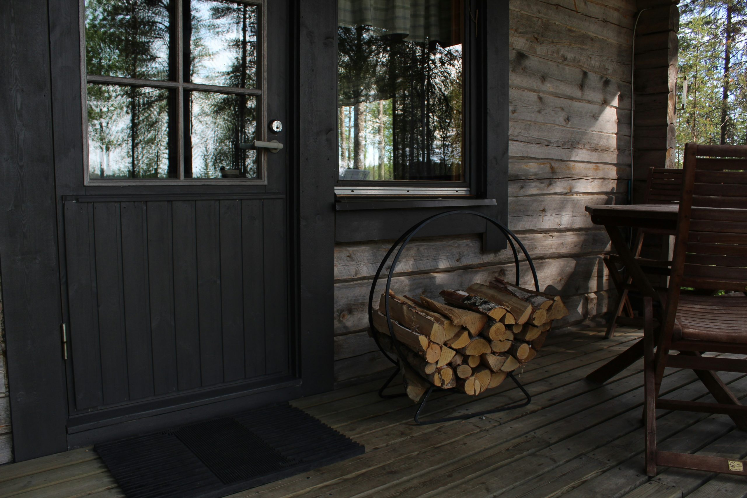 achetez du bois de chauffage de qualité pour l'hiver chez firewood, votre fournisseur de confiance. livraison rapide et service personnalisé.