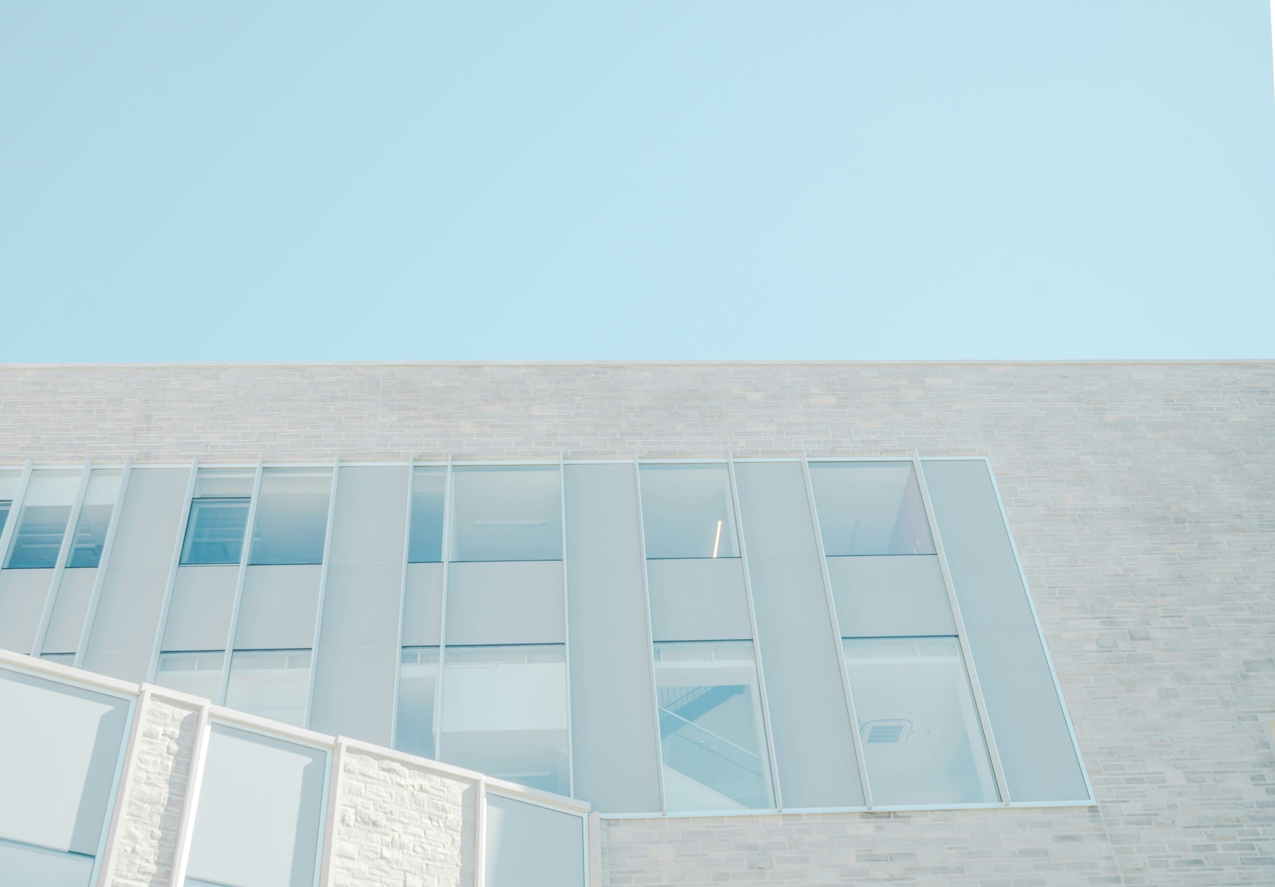 remplacement de fenêtres de haute qualité pour une isolation optimale et une esthétique moderne.